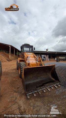 Pá Carregadeira Case W20E