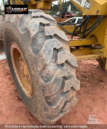 Motoniveladora Caterpillar 120K