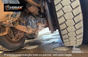 Caminhão Mercedes-Benz Axor 2831 K 6x4 2p (Diesel) (E5)