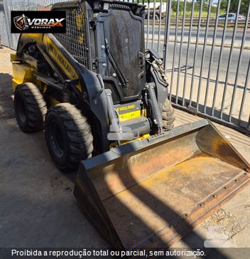 Mini-Carregadeira New Holland L330