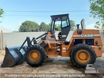 Pá Carregadeira Case W20E