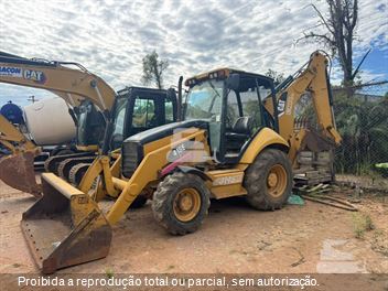 Retro Escavadeira Caterpillar 416E