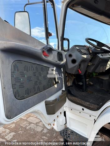 Caminhão Mercedes-Benz 2726 6x4 2p (diesel)