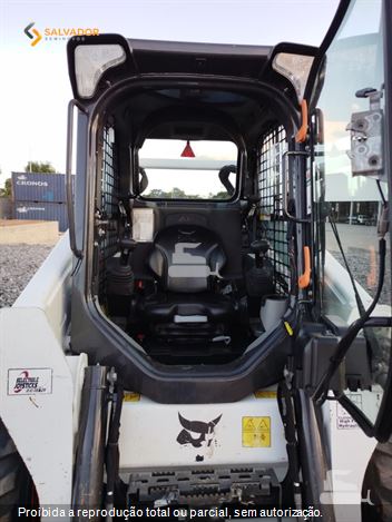 Mini-Carregadeira Bobcat S590