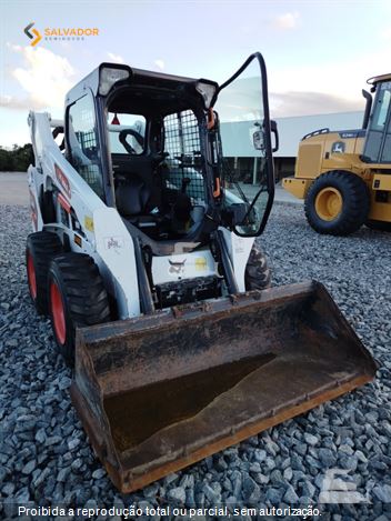 Mini-Carregadeira Bobcat S590