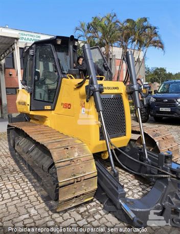 Trator de Esteira New Holland D150 B