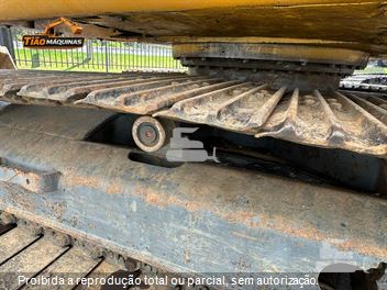 Escavadeira Komatsu PC130