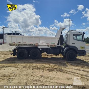 Caminhão Mercedes-Benz Axor 2831 6x4 2p (diesel)