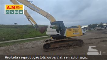 Escavadeira New Holland E215 B