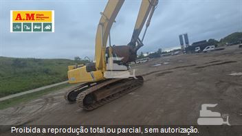 Escavadeira New Holland E215 B
