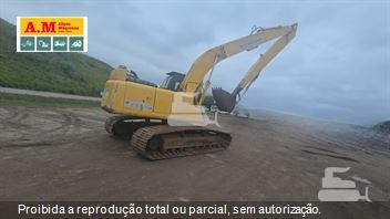 Escavadeira New Holland E215 B