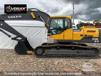 Escavadeira Volvo EC220DL
