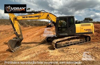 Escavadeira New Holland E215 C