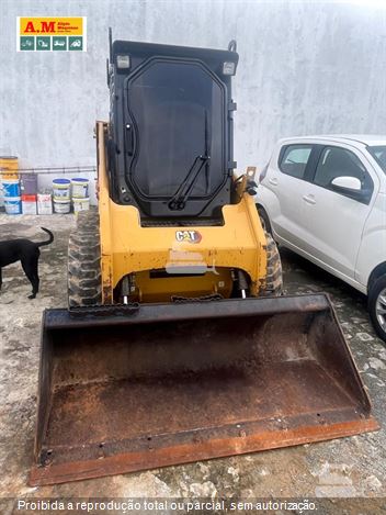 Mini-Carregadeira Caterpillar 226B 3