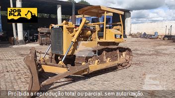 Trator de Esteira Caterpillar D6D