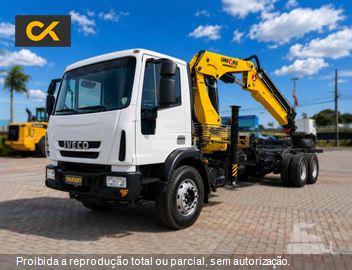 Caminhão Iveco TECTOR 260E30 6x4 2p (Diesel)(E5)