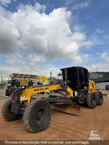 Motoniveladora New Holland RG140B