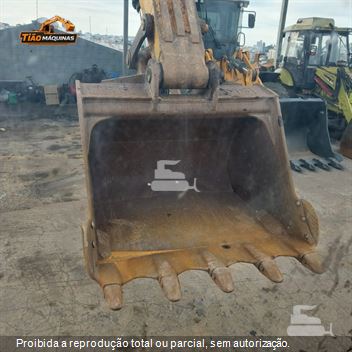 Escavadeira Hyundai R220LC-9