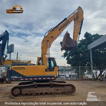 Escavadeira Hyundai R220LC-9
