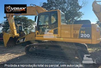 Escavadeira Komatsu PC200