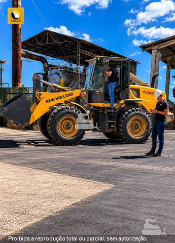 Pá Carregadeira New Holland W130