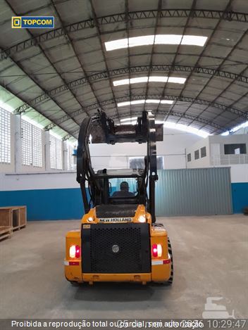 Mini-Carregadeira New Holland L225