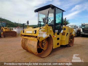Rolo Compactador Caterpillar CB-534D