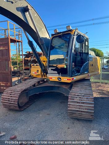 Escavadeira John Deere 210G