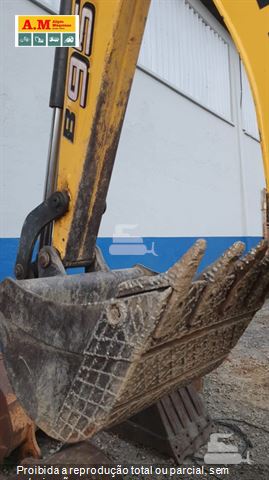 Retro Escavadeira New Holland B95B