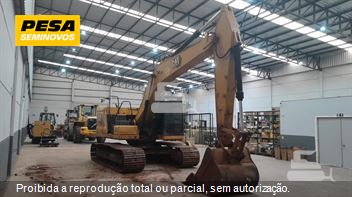 Escavadeira Caterpillar 320