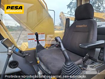 Escavadeira Komatsu PC240