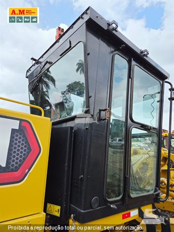 Motoniveladora Caterpillar 140K