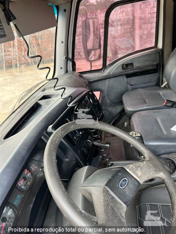 Caminhão Ford CARGO 2628 E 6x4 T 3-Eixos 2p (diesel)