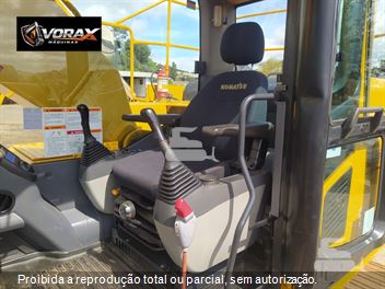 Escavadeira Komatsu PC200