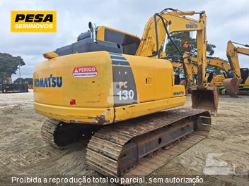 Escavadeira Komatsu PC130