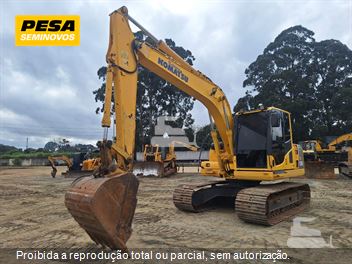 Escavadeira Komatsu PC130