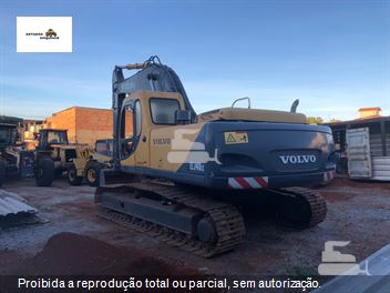 Escavadeira Volvo EC240BLC