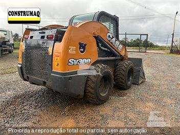 Mini-Carregadeira Case SV300
