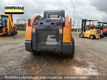 Mini-Carregadeira Case SV300