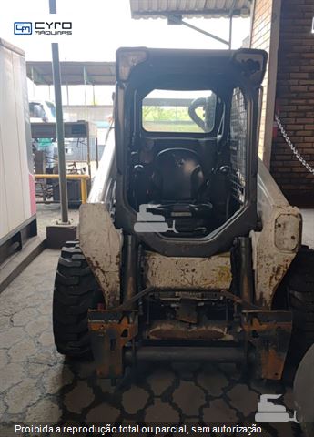 Mini-Carregadeira Bobcat S530