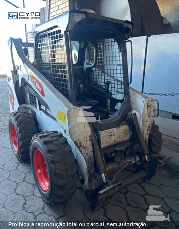 Mini-Carregadeira Bobcat S530