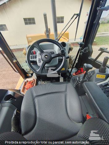 Retro Escavadeira Caterpillar 416E