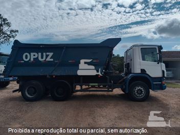 Caminhão Scania P-124 CB 360 6x4 NZ 2p (diesel)