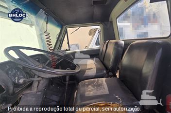 Caminhão Volkswagen 13-130 3-Eixos 2p (diesel)