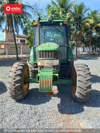 Trator Agrícola John Deere 6100J