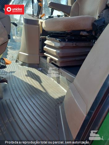 Trator Agrícola John Deere 6100J
