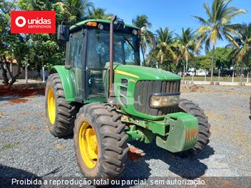 Trator Agrícola John Deere 6100J