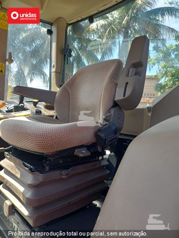 Trator Agrícola John Deere 6100J