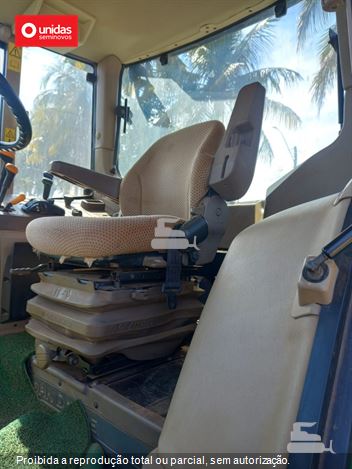 Trator Agrícola John Deere 6100J