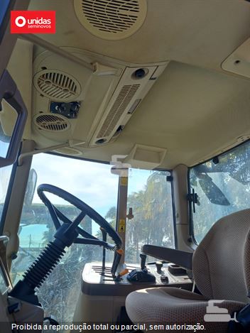Trator Agrícola John Deere 6100J